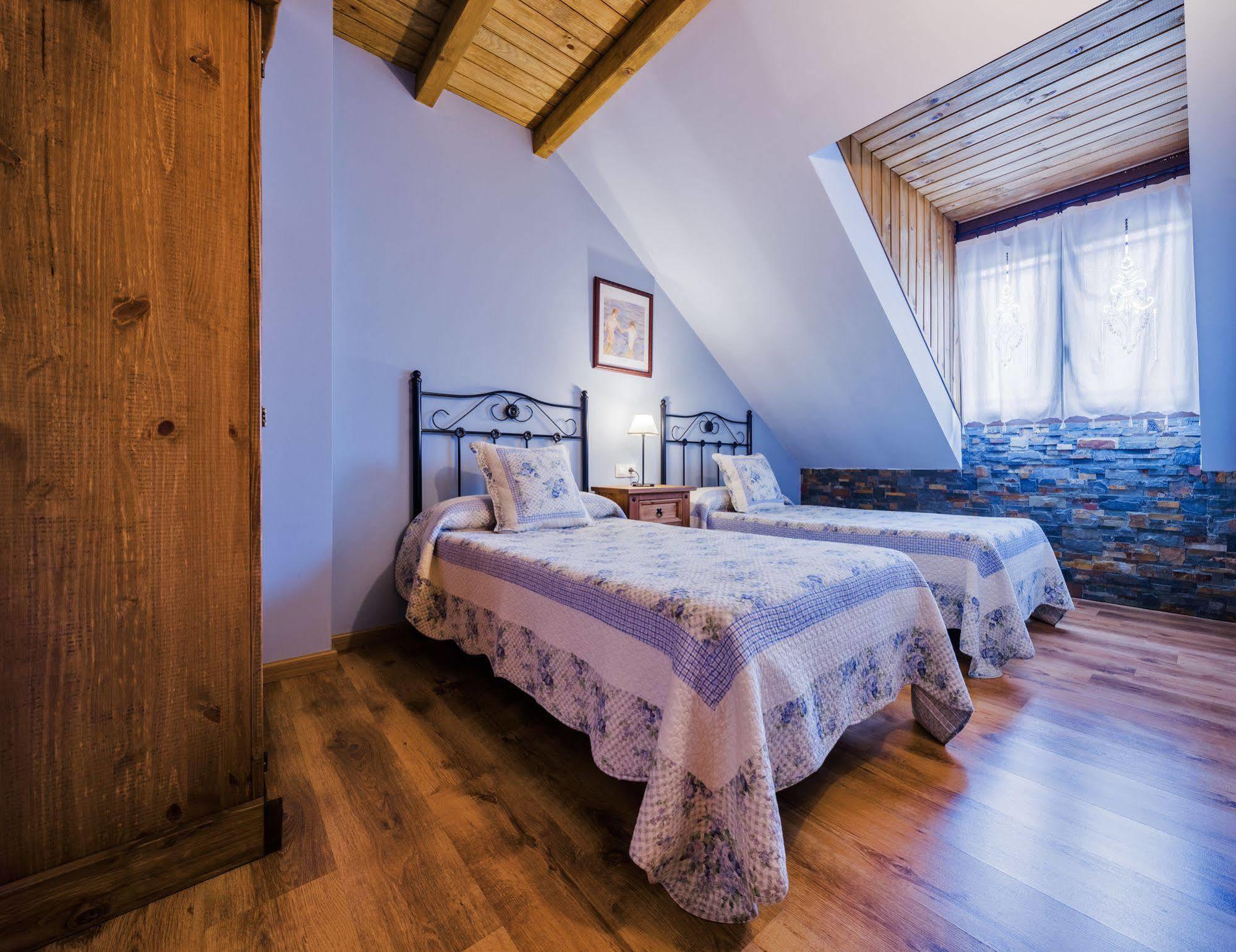 Apartamentos Rurales L'Abiseu Caboalles de Abajo Esterno foto